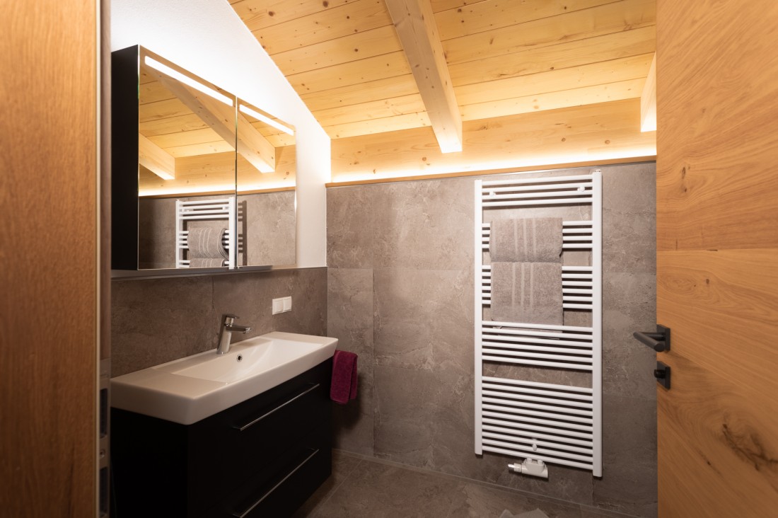 Badezimmer Doppelzimmer BergLeben Zaglauhof Werfenweng