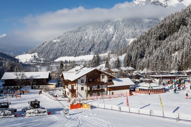Landhaus direkt an der Skipiste des Familienskigebietes Bergbahnen Werfenweng