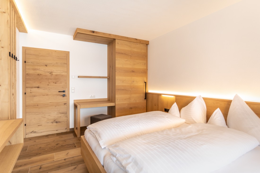 Schlafzimmer mit Doppelbett am Zaglauhof