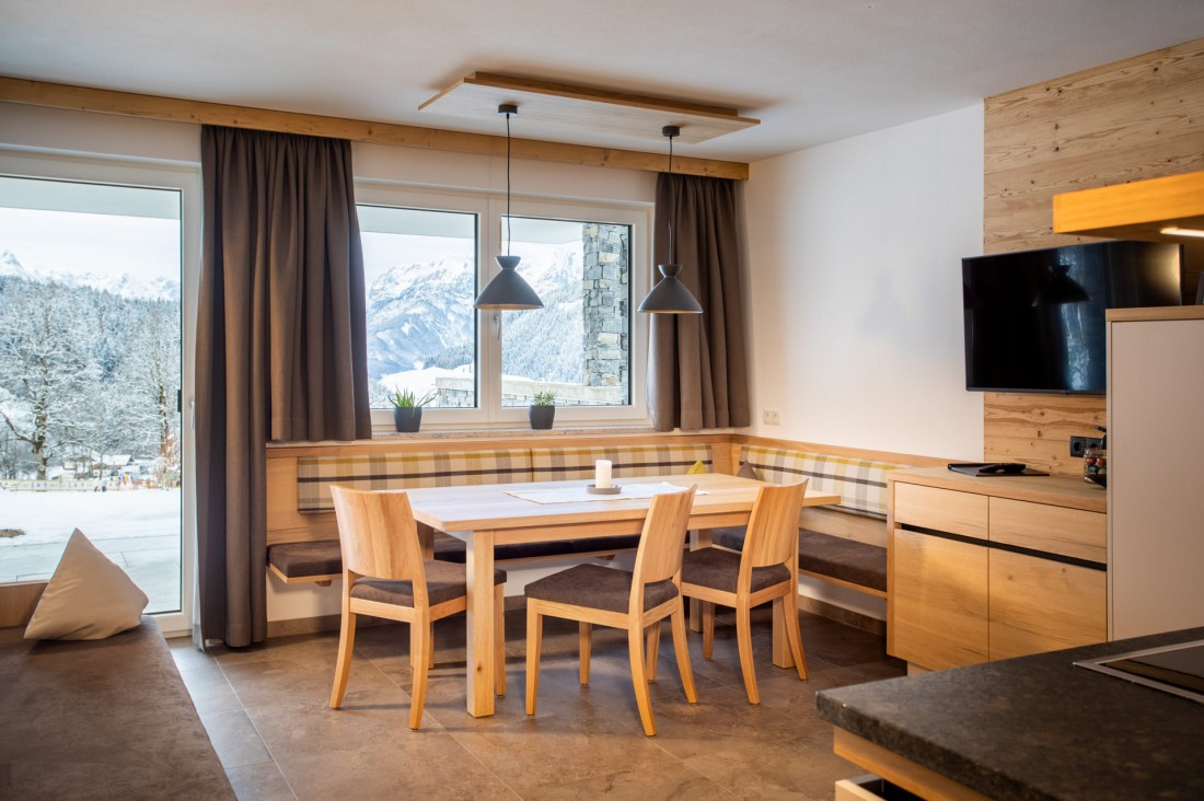 Gemütliche Wohnküche mit direkte Gartenzugang