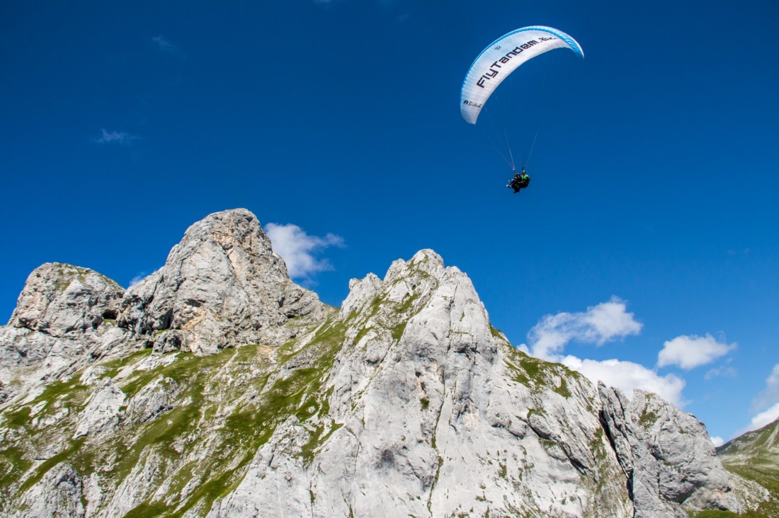 Paragleiten mit atemberaubender Kulisse