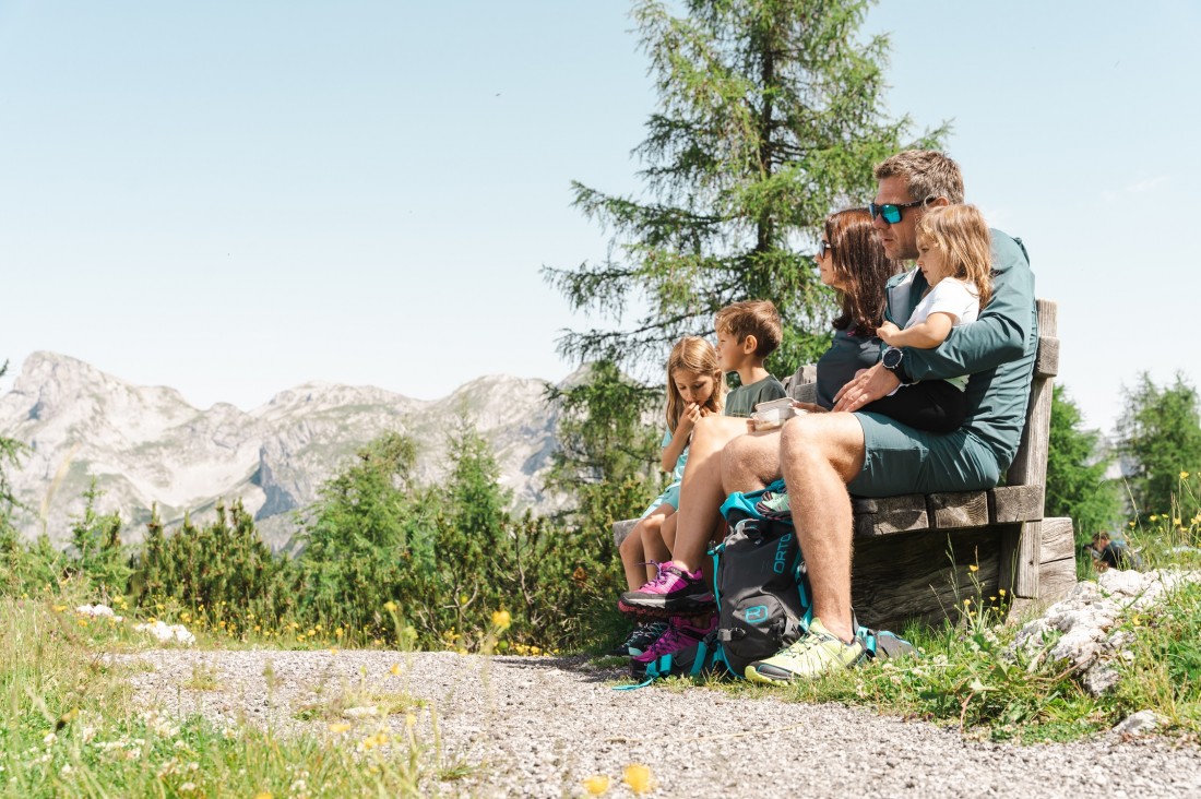 Wandern mit der Familie bei den Bergbahnen Werfenweng