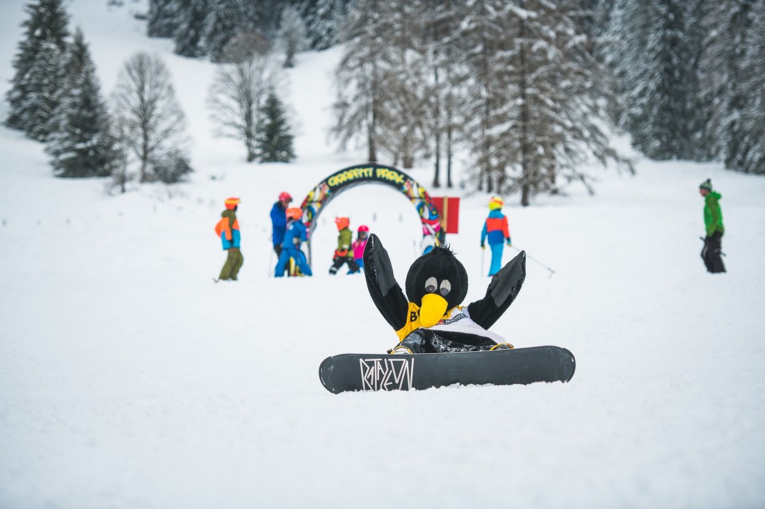 Bobo Pinguin im Kids Snowpark im Familieskigebiet Werfenweng